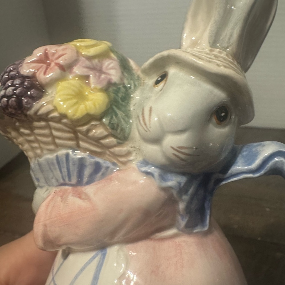 Vintage Fitz and Floyd Bunny Figurine - Picture 11 of 11